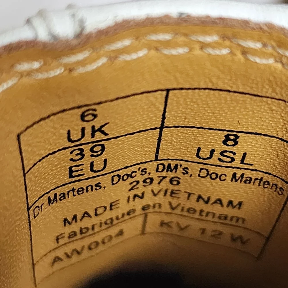 DR. MARTENS 2976 Yellow Stitch Smooth Leather White‎ Chelsea Ankle Boots Size 8
